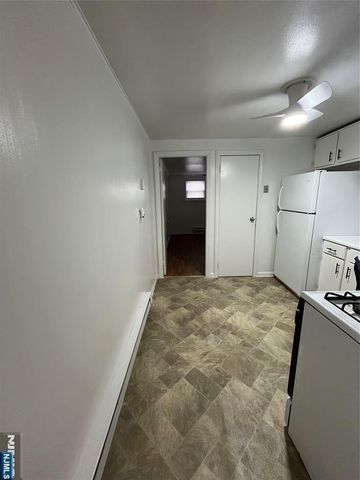 298 Main Avenue 5, Wallington, NJ 07057