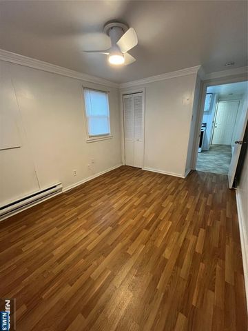 298 Main Avenue 5, Wallington, NJ 07057