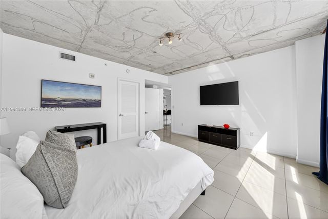 3250 NE 1st Ave 502, Miami, FL 33137