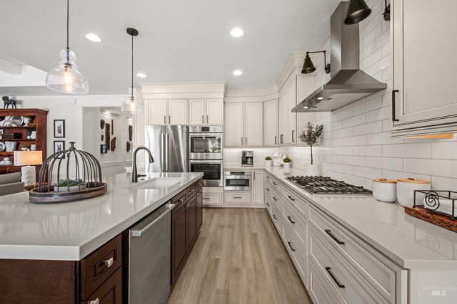 7707 E Damon Ln, Nampa, ID 83687