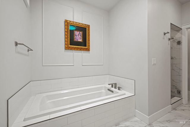 7707 E Damon Ln, Nampa, ID 83687