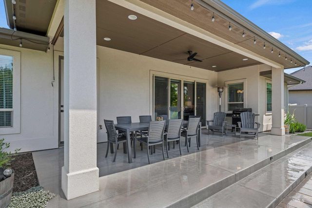 7707 E Damon Ln, Nampa, ID 83687