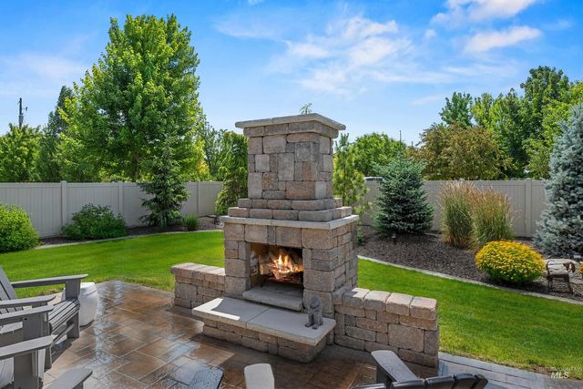 7707 E Damon Ln, Nampa, ID 83687
