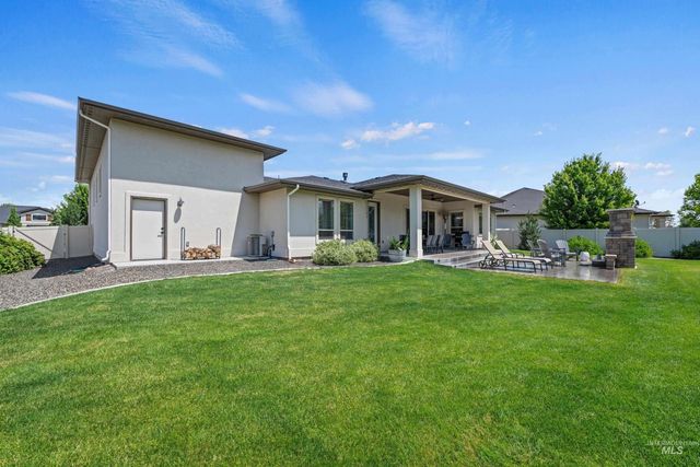 7707 E Damon Ln, Nampa, ID 83687