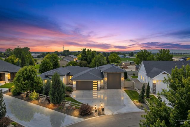 7707 E Damon Ln, Nampa, ID 83687