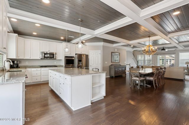 13 Halfmoon Court 1106, Highlands, NJ 07732