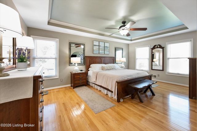 7804 Amber Glen Ct, Louisville, KY 40220