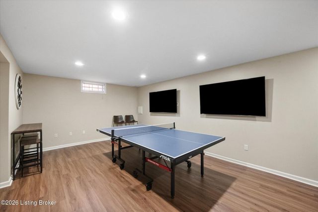 7804 Amber Glen Ct, Louisville, KY 40220