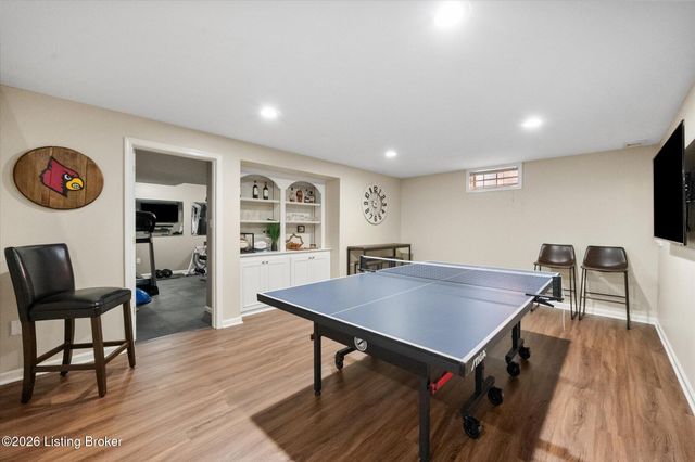 7804 Amber Glen Ct, Louisville, KY 40220
