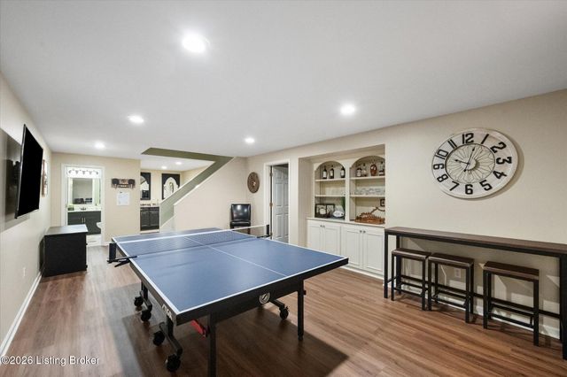 7804 Amber Glen Ct, Louisville, KY 40220