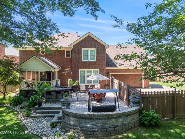 7804 Amber Glen Ct, Louisville, KY 40220