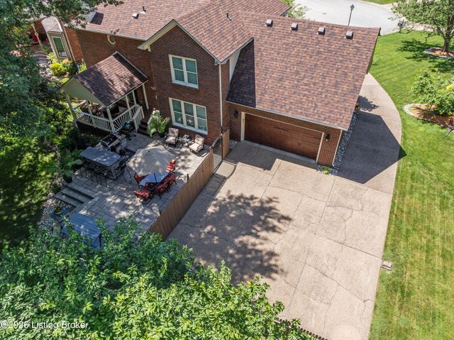7804 Amber Glen Ct, Louisville, KY 40220
