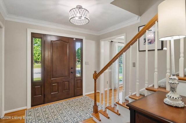 7804 Amber Glen Ct, Louisville, KY 40220