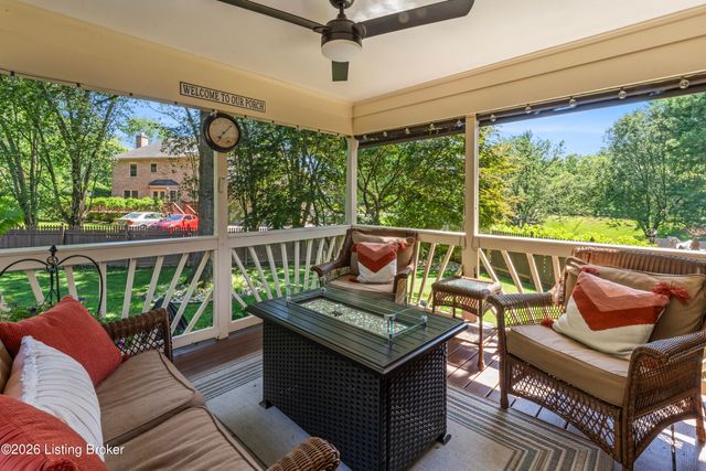 7804 Amber Glen Ct, Louisville, KY 40220