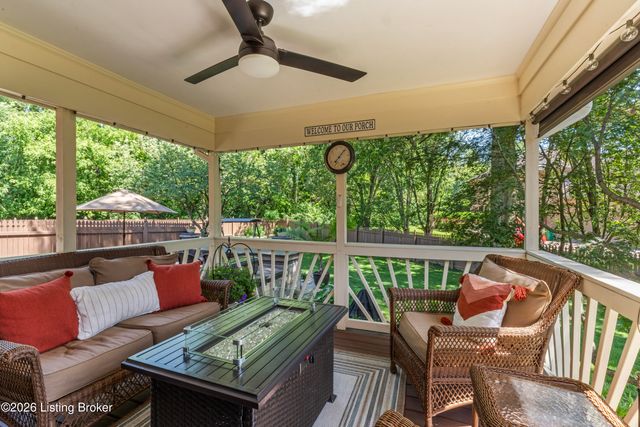 7804 Amber Glen Ct, Louisville, KY 40220