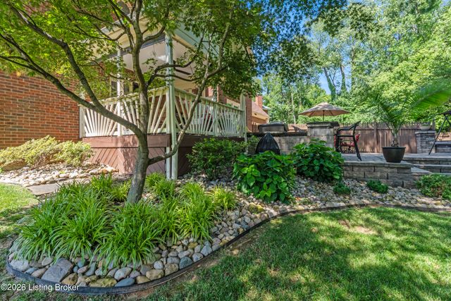 7804 Amber Glen Ct, Louisville, KY 40220