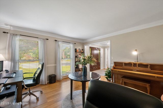 7804 Amber Glen Ct, Louisville, KY 40220