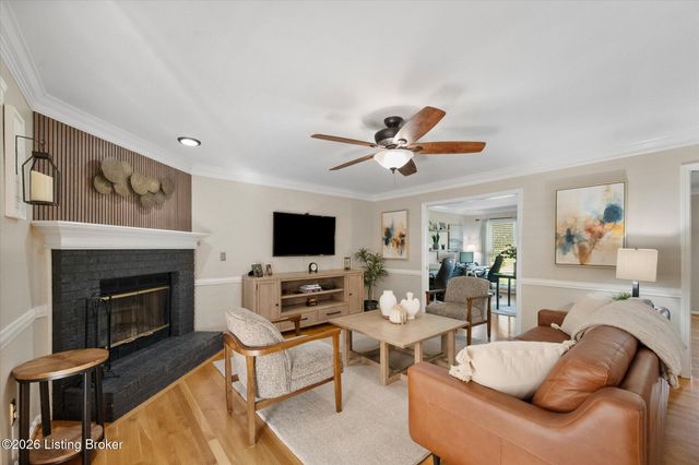 7804 Amber Glen Ct, Louisville, KY 40220
