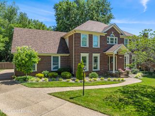 7804 Amber Glen Ct, Louisville, KY 40220