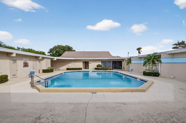 309 Circle Drive S, Boynton Beach, FL 33435