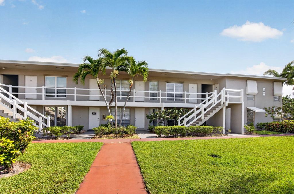 309 Circle Drive S, Boynton Beach, FL 33435