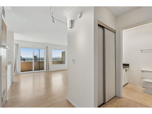 3701 Sw CONDOR Ave V2, Portland, OR 97239