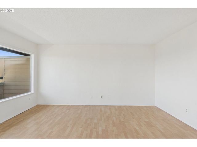 3701 Sw CONDOR Ave V2, Portland, OR 97239