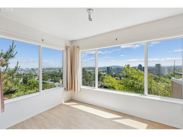 3701 Sw CONDOR Ave V2, Portland, OR 97239