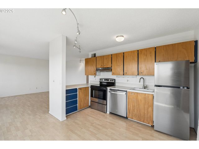 3701 Sw CONDOR Ave V2, Portland, OR 97239