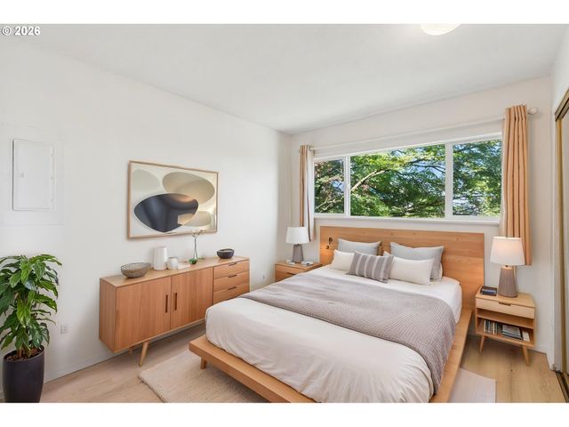 3701 Sw CONDOR Ave V2, Portland, OR 97239