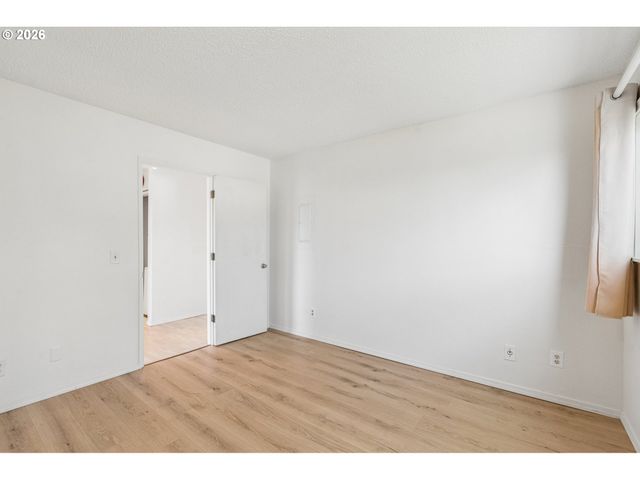 3701 Sw CONDOR Ave V2, Portland, OR 97239