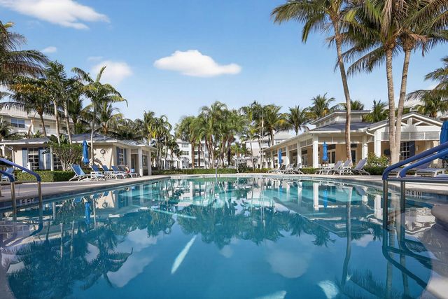 915 Bay Colony Drive S, Juno Beach, FL 33408