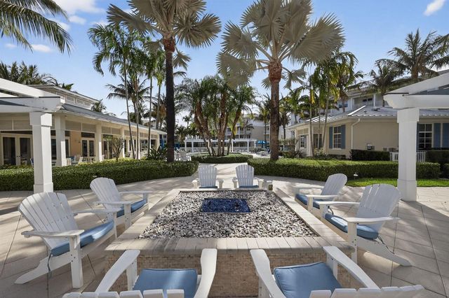 915 Bay Colony Drive S, Juno Beach, FL 33408