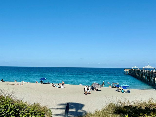 915 Bay Colony Drive S, Juno Beach, FL 33408