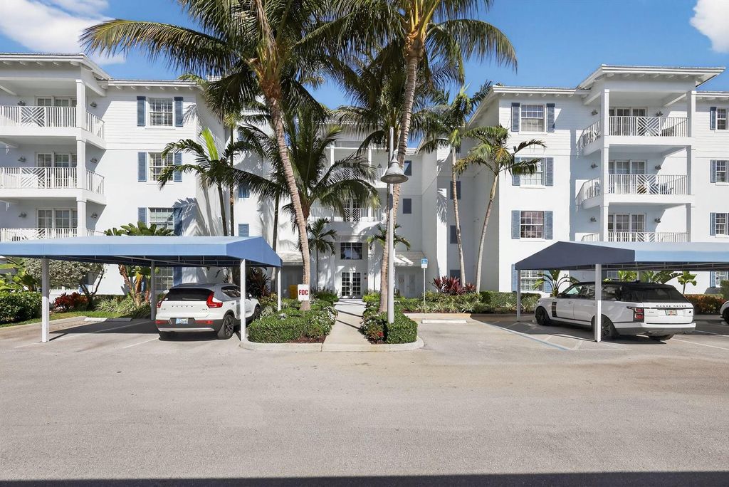 915 Bay Colony Drive S, Juno Beach, FL 33408