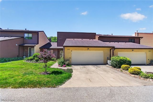 139 Mulberry Lane, Munroe Falls, OH 44262
