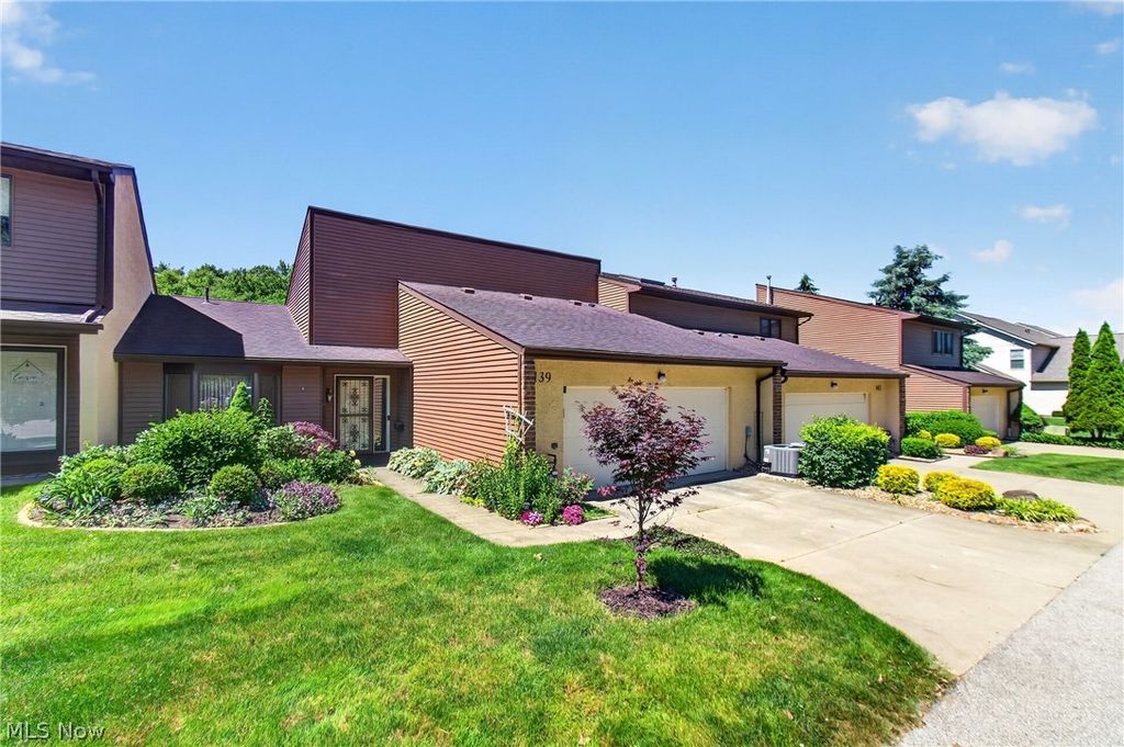 139 Mulberry Lane, Munroe Falls, OH 44262