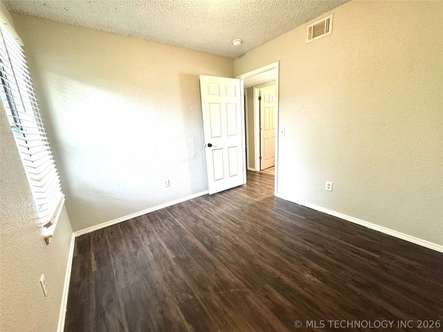1109 Palmer Lane, Eufaula, OK 74432