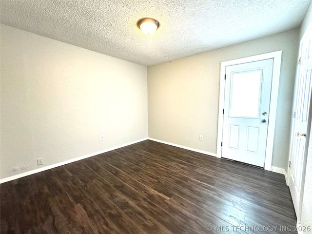 1109 Palmer Lane, Eufaula, OK 74432