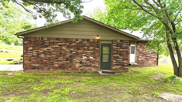 1109 Palmer Lane, Eufaula, OK 74432