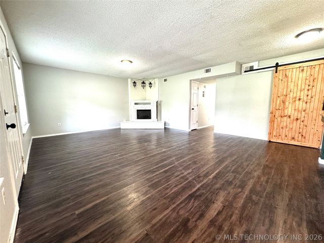 1109 Palmer Lane, Eufaula, OK 74432