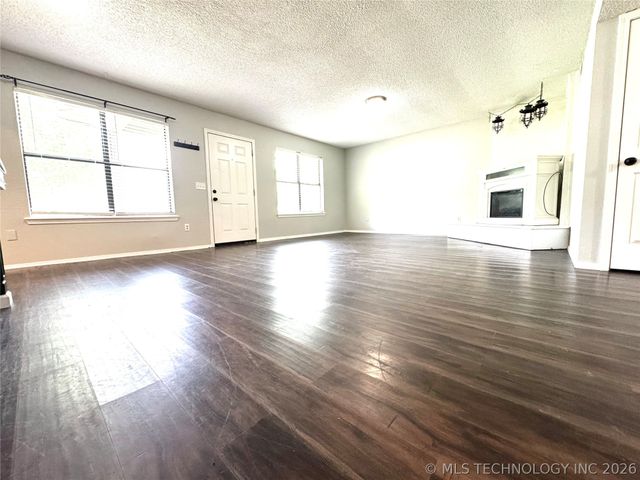 1109 Palmer Lane, Eufaula, OK 74432