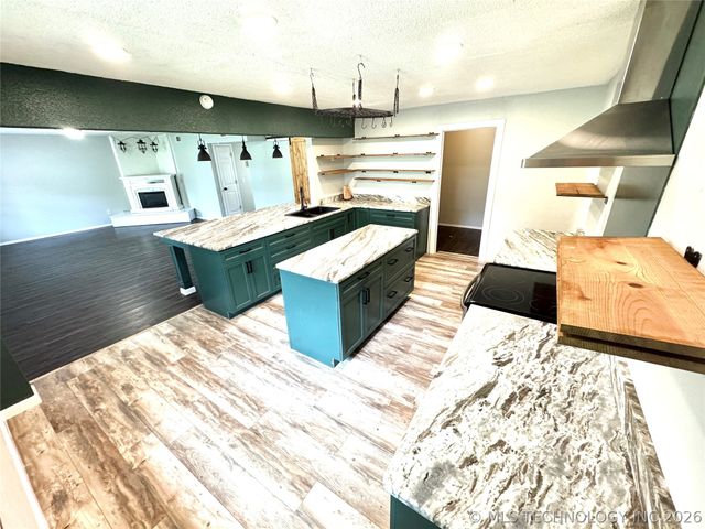 1109 Palmer Lane, Eufaula, OK 74432