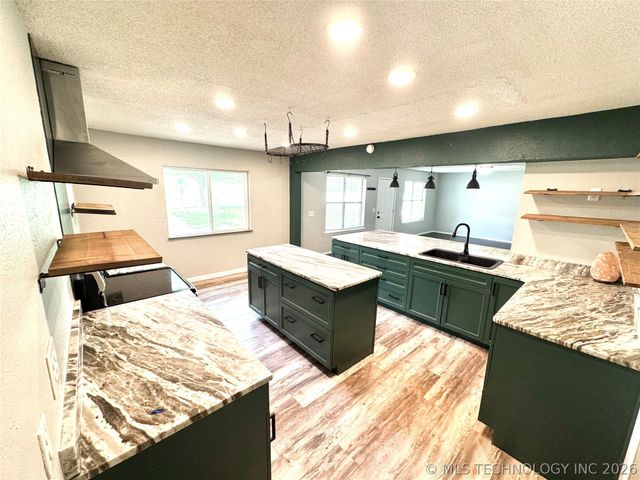 1109 Palmer Lane, Eufaula, OK 74432