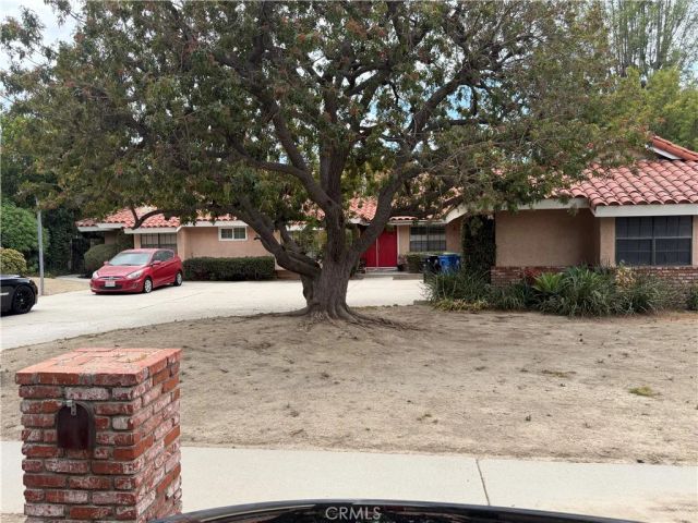 21720 Los Alimos, Los Angeles, CA 91311