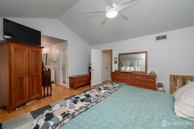 46 Davids Court, South Brunswick, NJ 08810