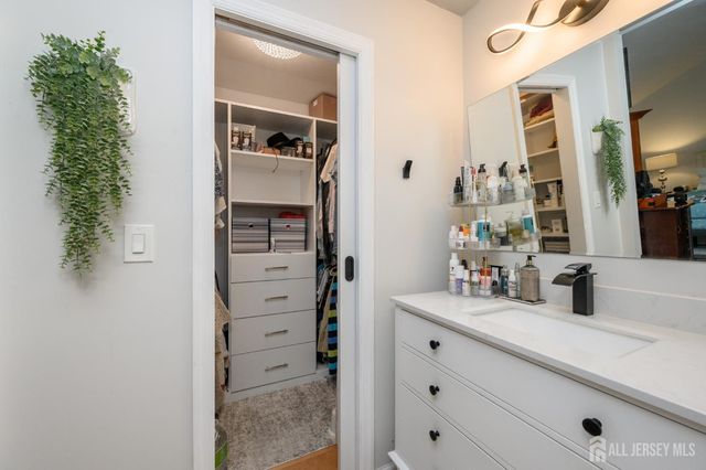 46 Davids Court, South Brunswick, NJ 08810