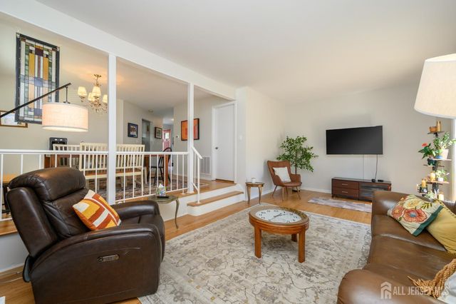 46 Davids Court, South Brunswick, NJ 08810