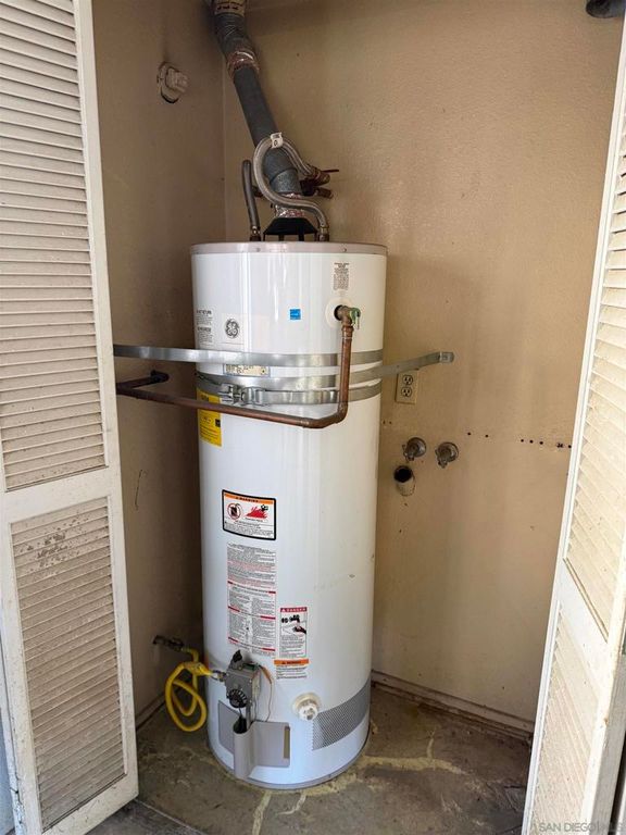 Image 18 of property listing at 867 W San Ysidro Blvd 5, San Ysidro, CA 92173