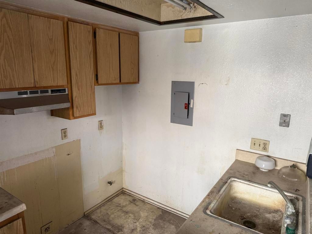 Image 6 of property listing at 867 W San Ysidro Blvd 5, San Ysidro, CA 92173